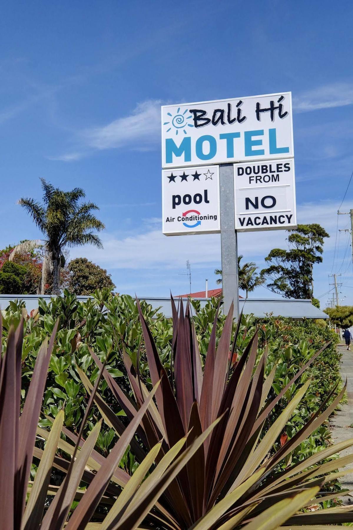 Bali Hi Motel Tuncurry Exterior foto