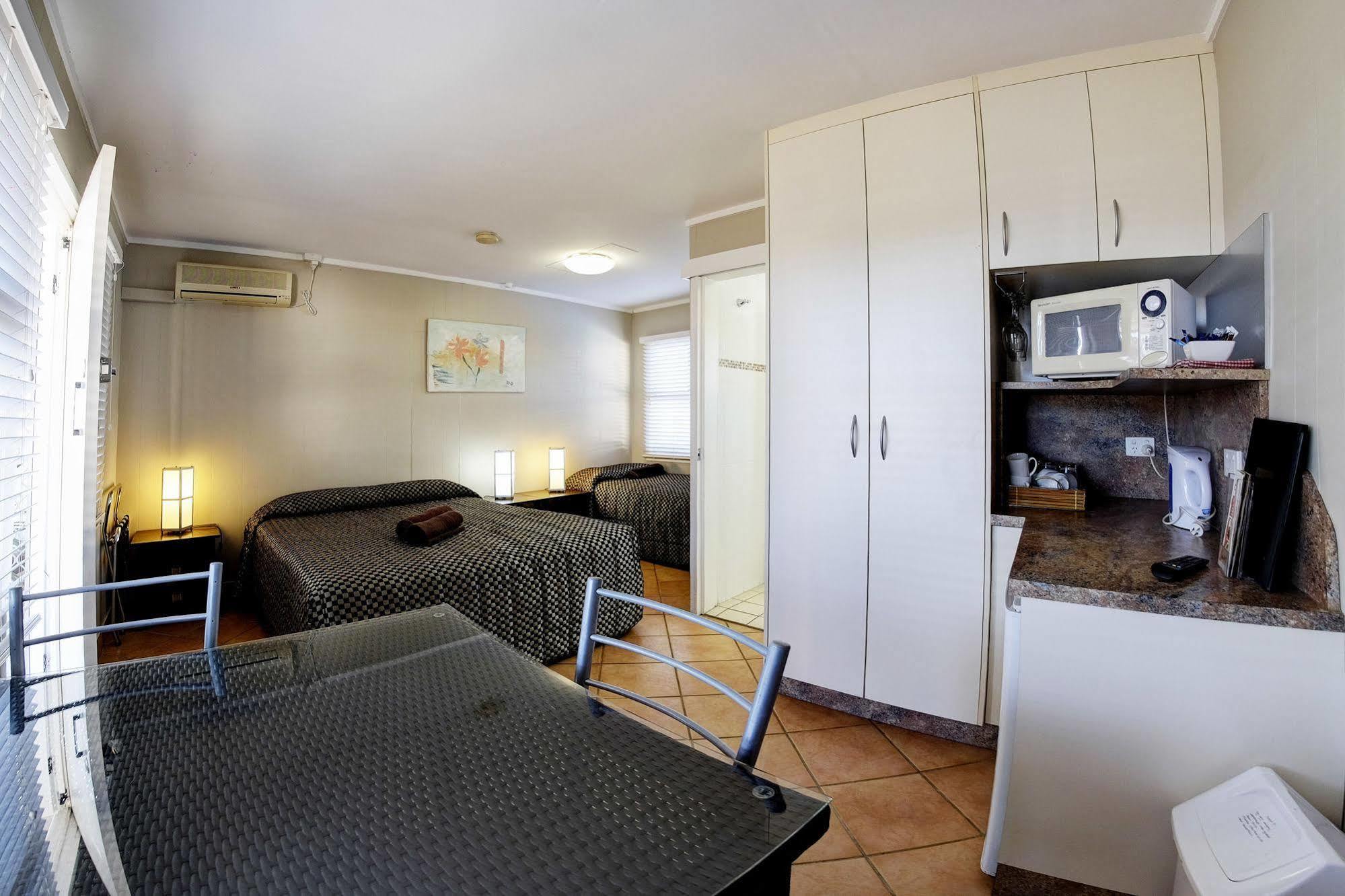 Bali Hi Motel Tuncurry Exterior foto